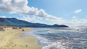 Strand an der Maremma in der Toskana in Italien.