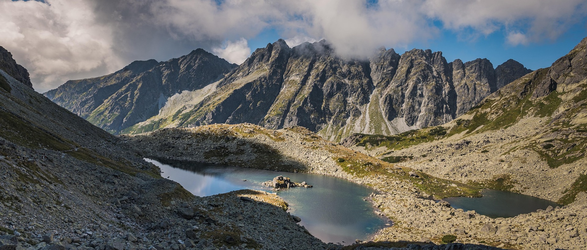 Gebirge mit See in der Slowakei